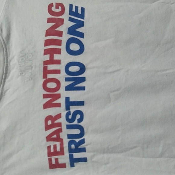 SALE! RARE! Vintage The Young & Wild! Fear Nothing Trust No One Shirt (X-60) - Picture 5 of 6
